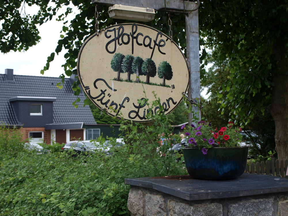 Charmantes Ambiente im Hofcafe Fünf Linden